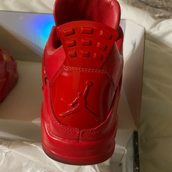 Selling my Jordan 11lab4s main image 4